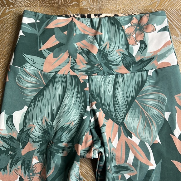 ONZIE High Rise Basic Midi Tropical Camo Print Legging S/M - Picture 3 of 5